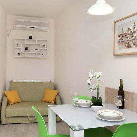 Apartments Viki โตรกีร์ ภายนอก รูปภาพ