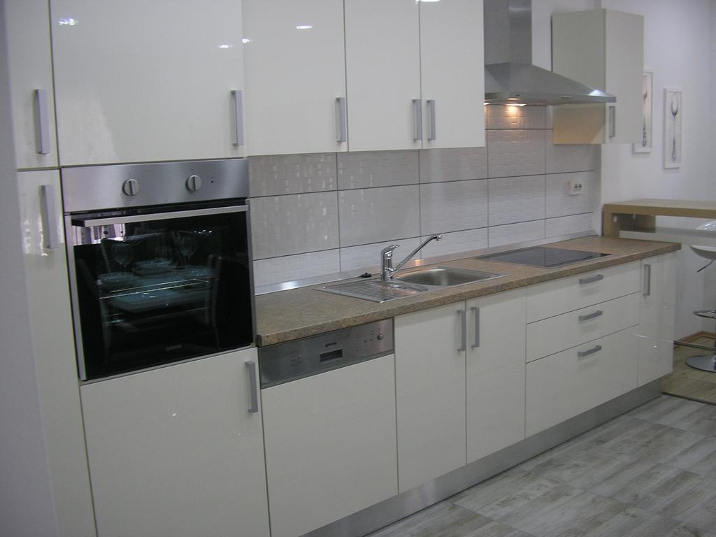 Apartments Viki โตรกีร์ ภายนอก รูปภาพ