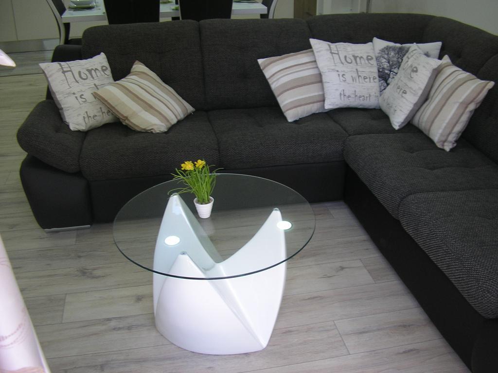 Apartments Viki โตรกีร์ ภายนอก รูปภาพ