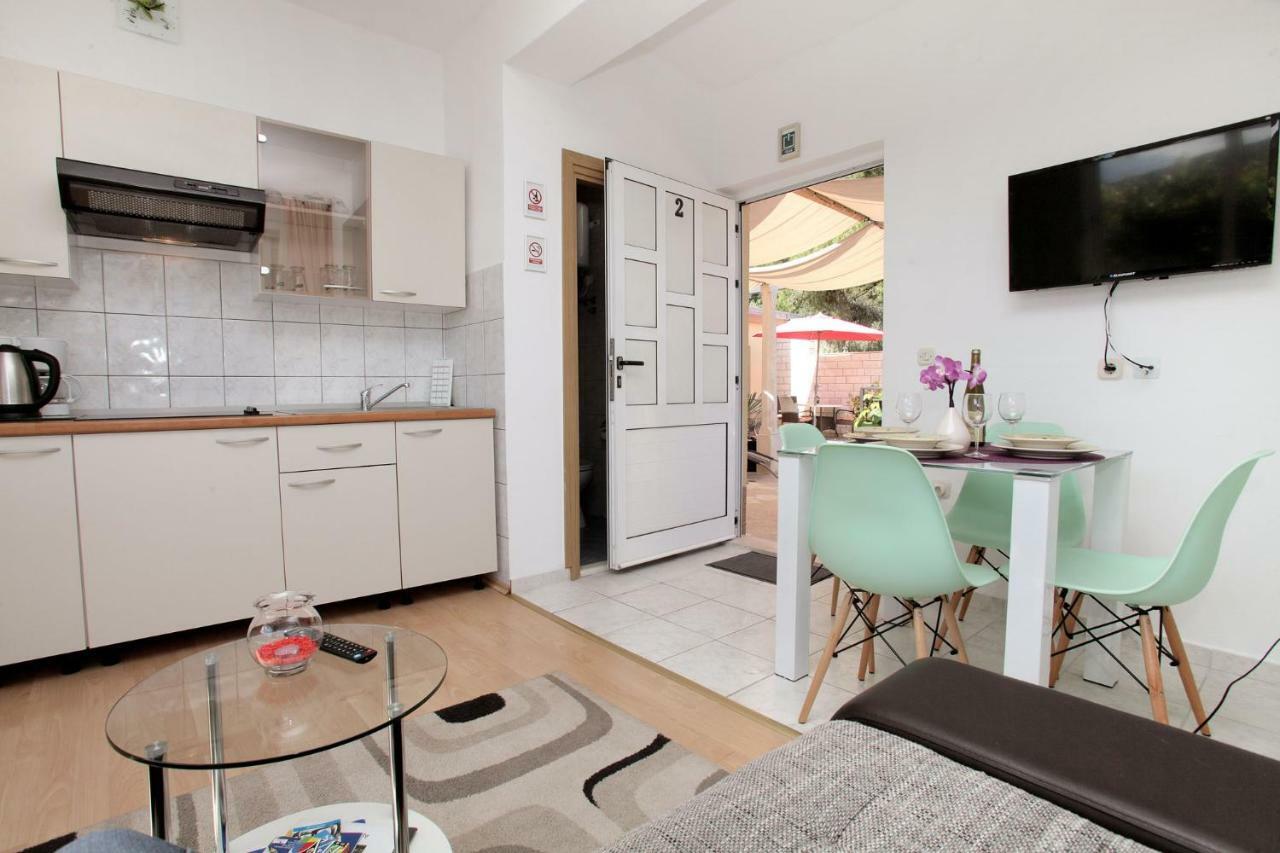 Apartments Viki โตรกีร์ ภายนอก รูปภาพ