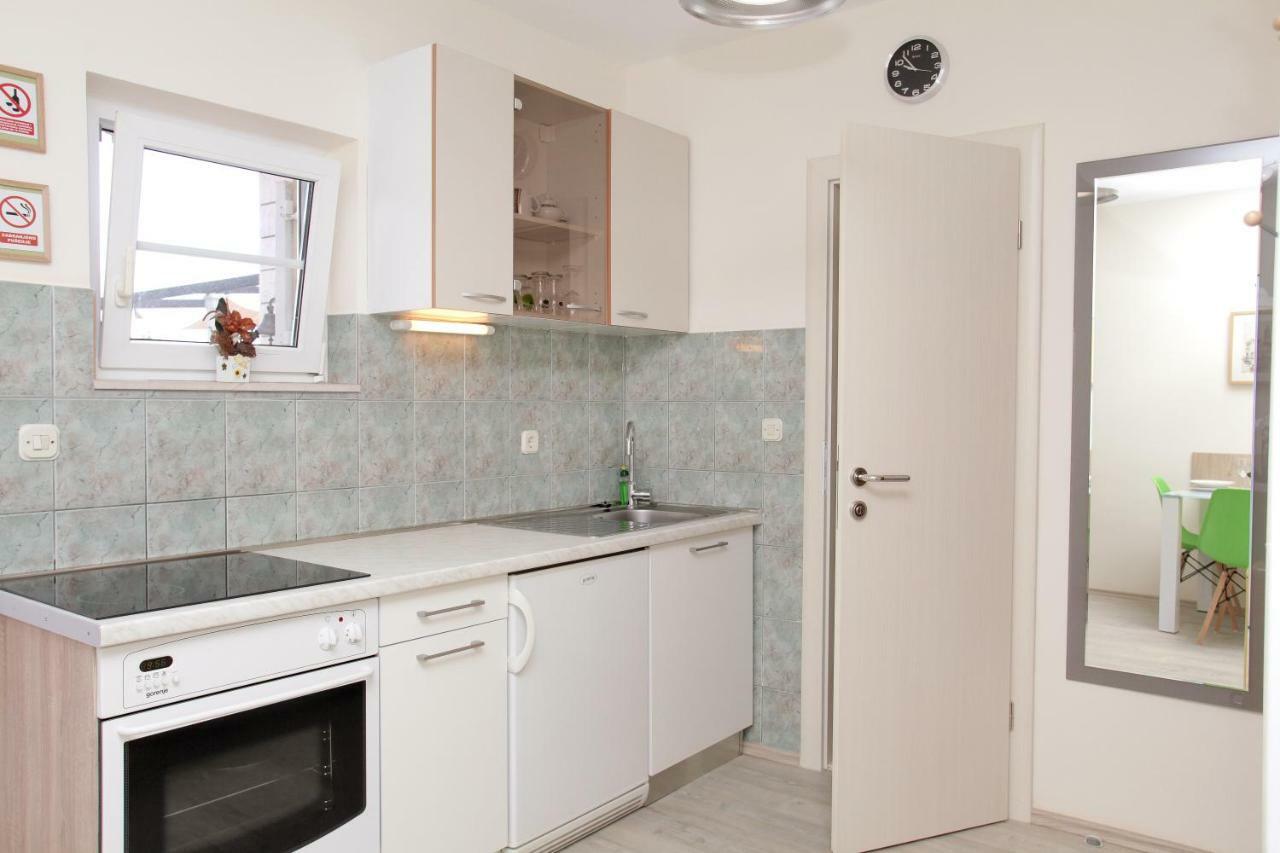 Apartments Viki โตรกีร์ ภายนอก รูปภาพ