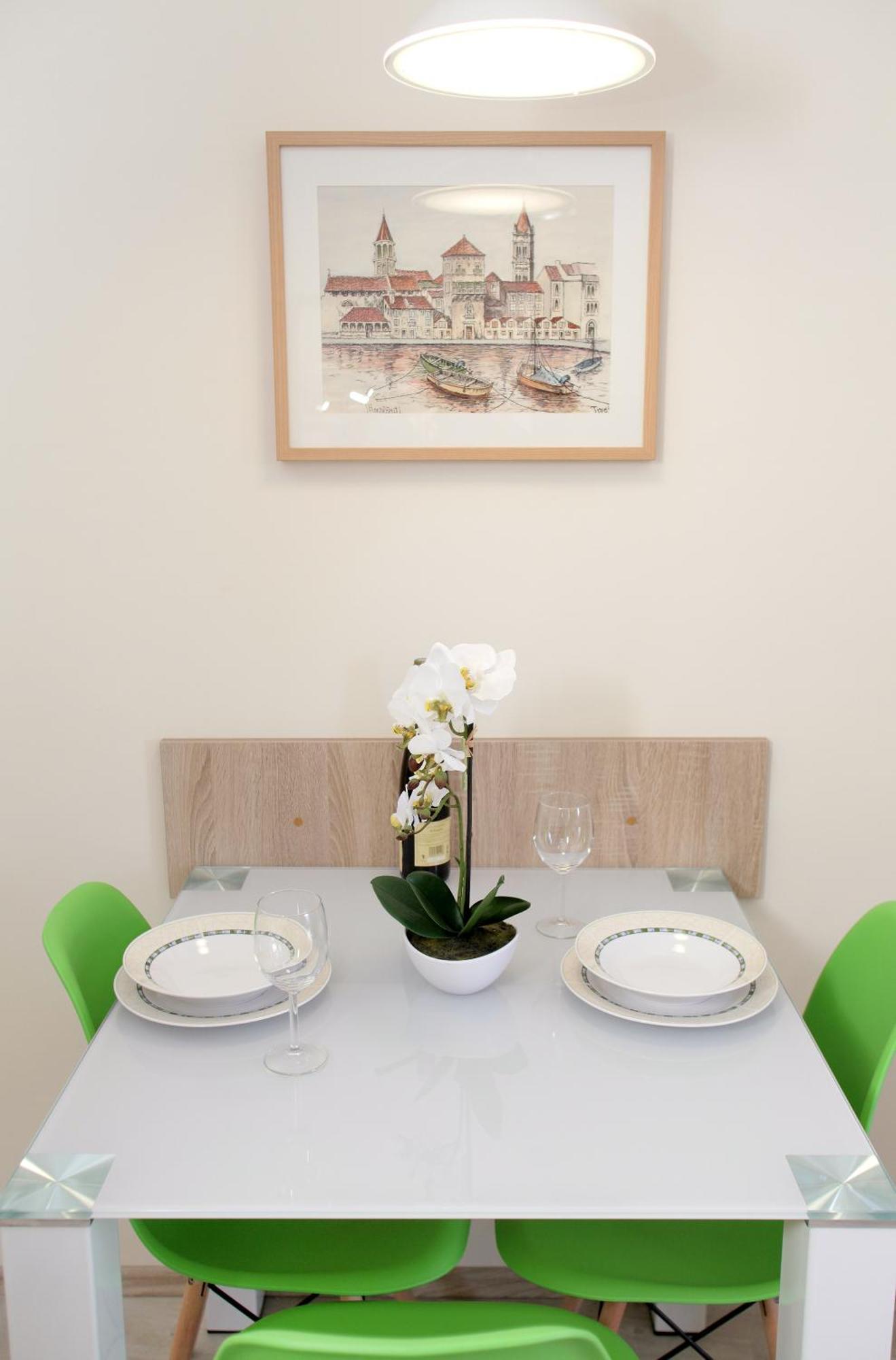 Apartments Viki โตรกีร์ ภายนอก รูปภาพ