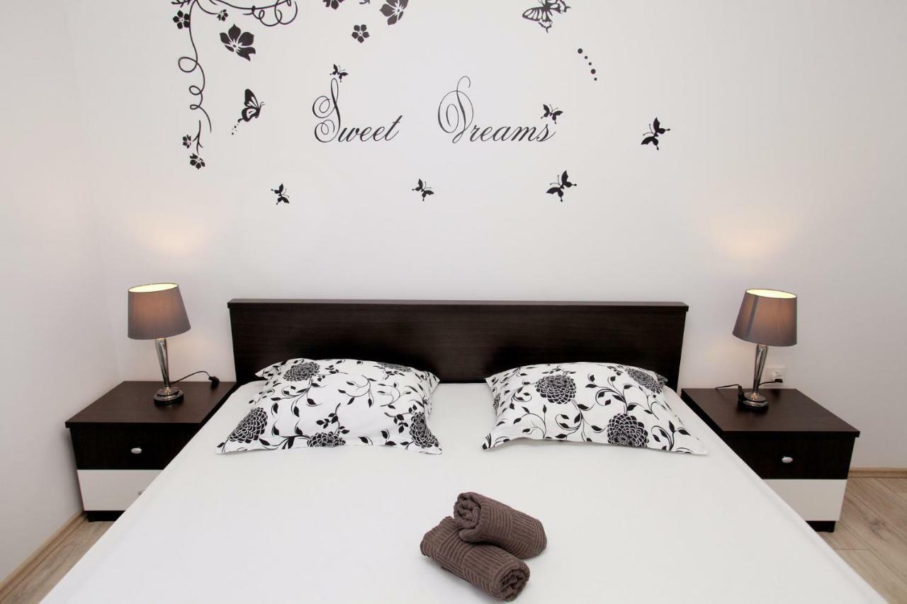 Apartments Viki โตรกีร์ ภายนอก รูปภาพ