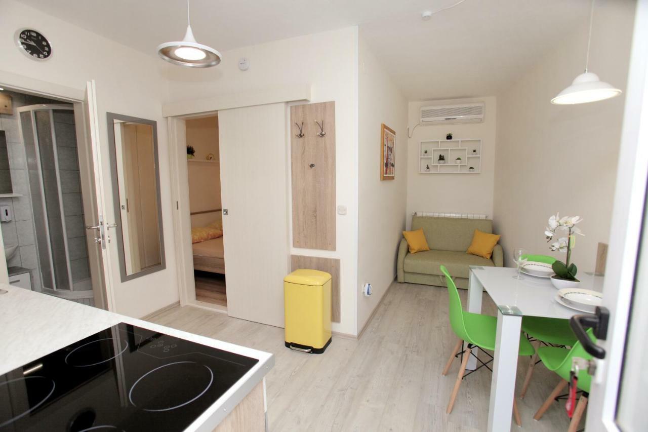 Apartments Viki โตรกีร์ ภายนอก รูปภาพ